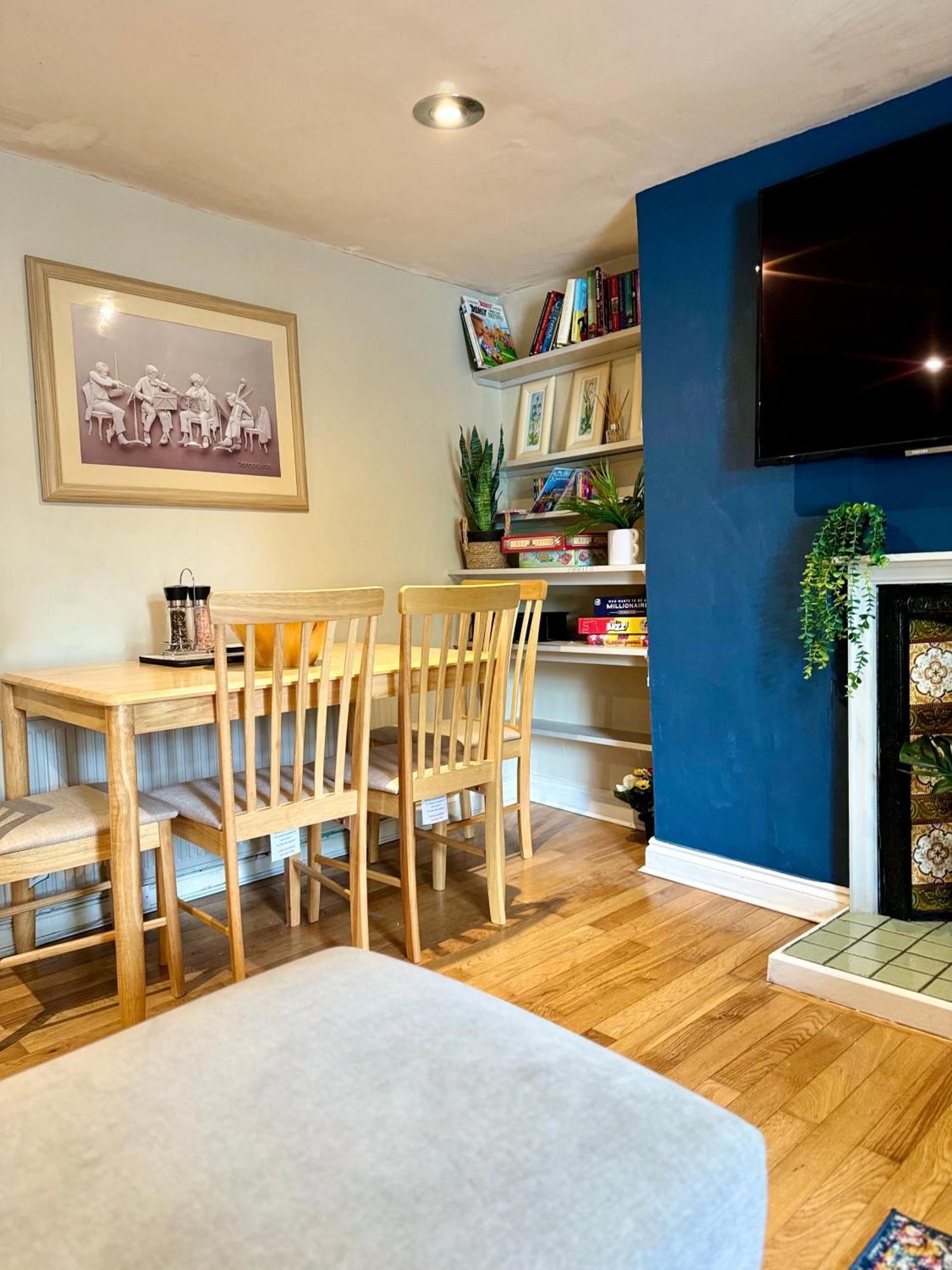 Beautiful Townhouse Next To Royal Victoria Park And Botanical Gardens Within Easy Walking Distance To Bath City Centre エクステリア 写真