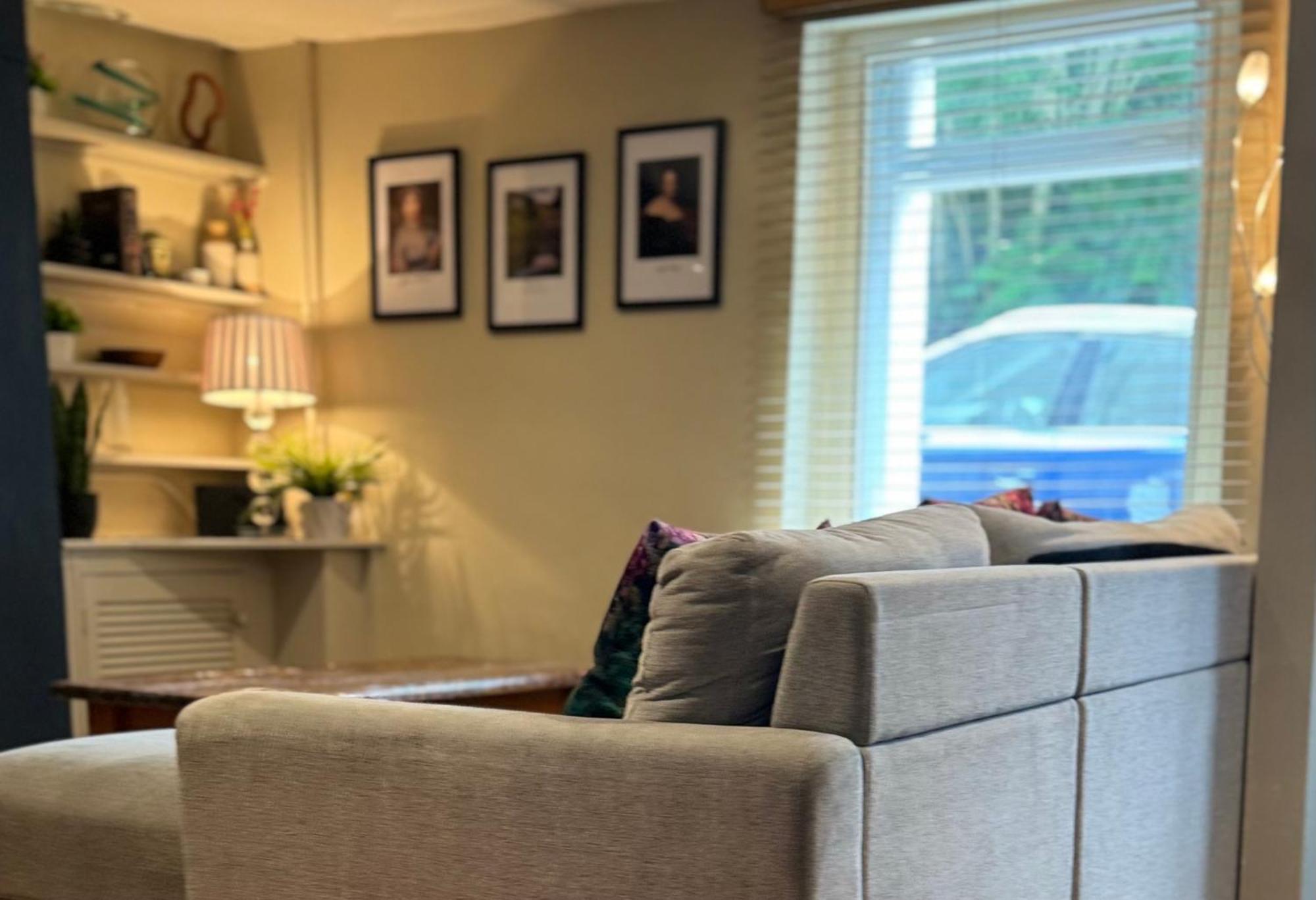 Beautiful Townhouse Next To Royal Victoria Park And Botanical Gardens Within Easy Walking Distance To Bath City Centre エクステリア 写真